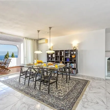 103-penthouse Apartment, Stunning Views, Apartament