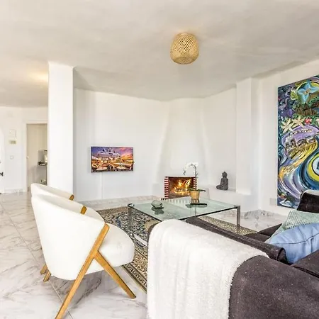 דירה 103-penthouse Apartment, Stunning Views, *