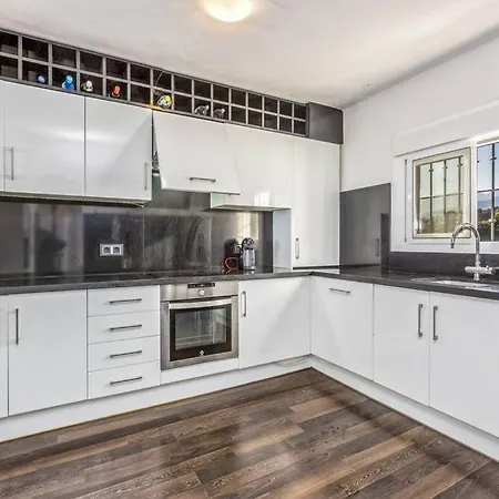 103-penthouse Apartment, Stunning Views, מארבלה