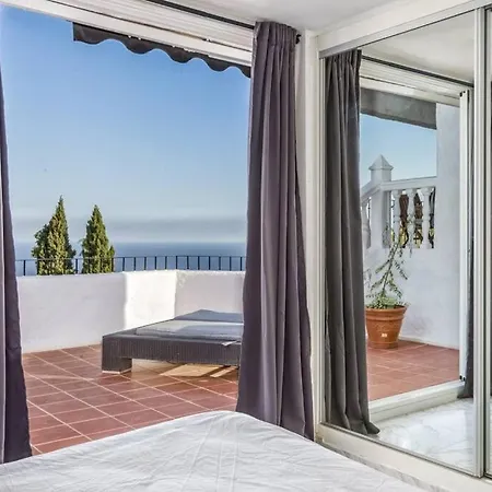 103-penthouse Apartment, Stunning Views, דירה *